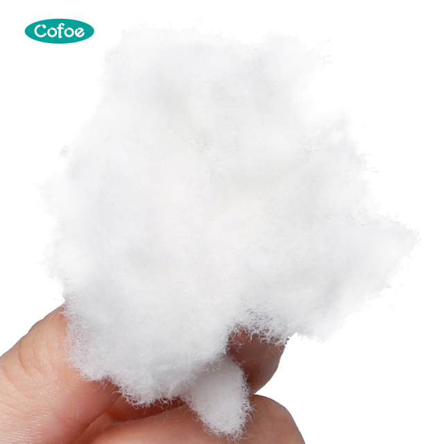 Одноразовое подгузник для взрослых на заводе для пожилых людей и беременных